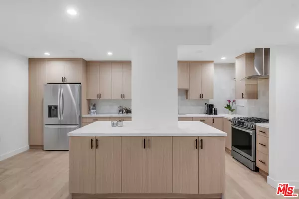 Valley Village, CA 91601,4807 Beck Ave ##5