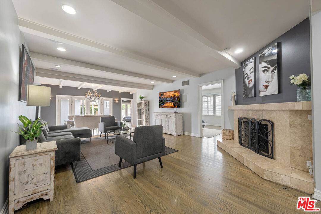 12423 Martha St, Valley Village, CA 91607