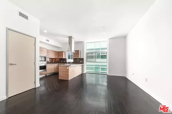 Marina Del Rey, CA 90292,3119 Via Dolce #304