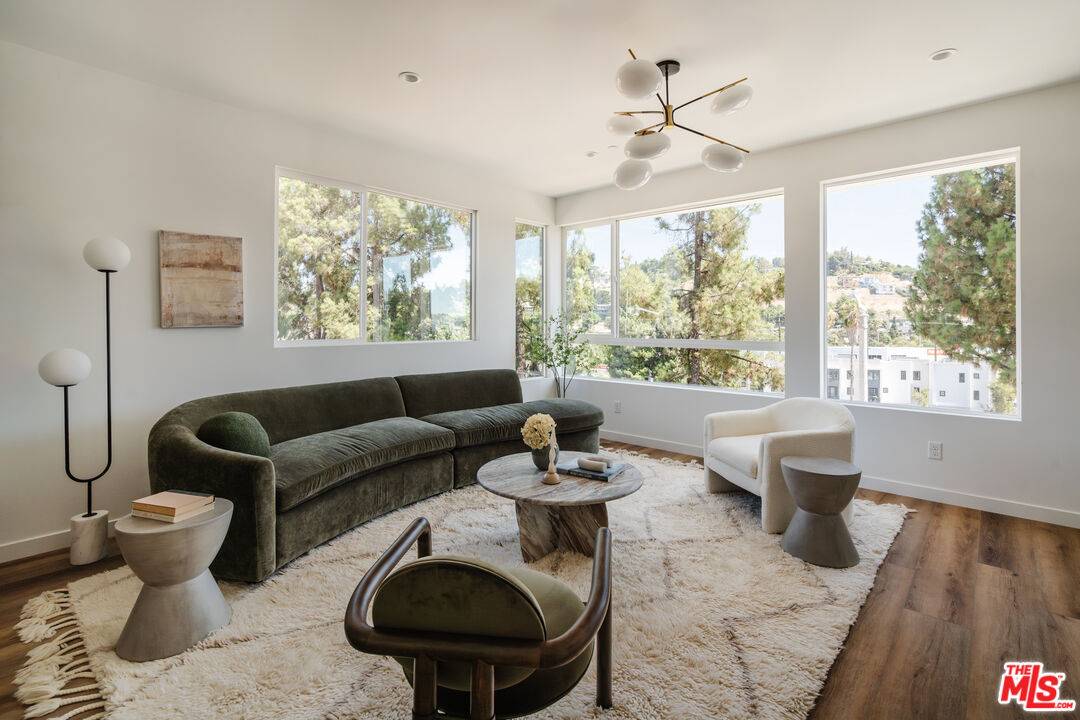 3846 N Riley Ln, Los Angeles, CA 90065