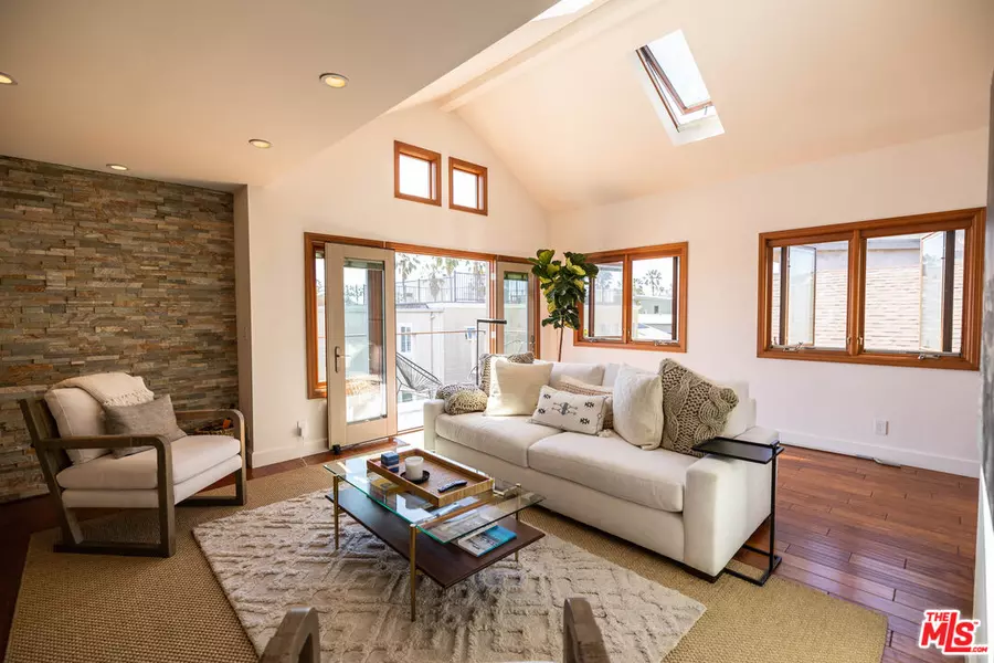 6644 Vista Del Mar, Playa Del Rey, CA 90293