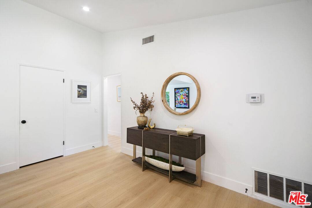 Sylmar, CA 91342,14043 Tucker Ave