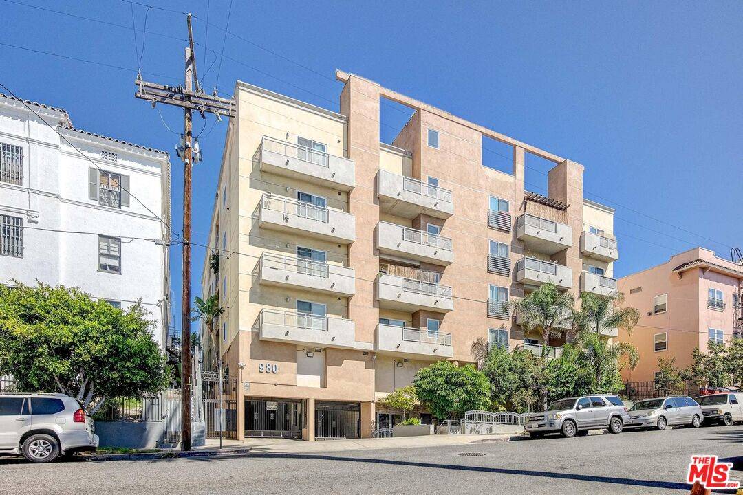 Los Angeles, CA 90006,980 S Oxford Ave #103