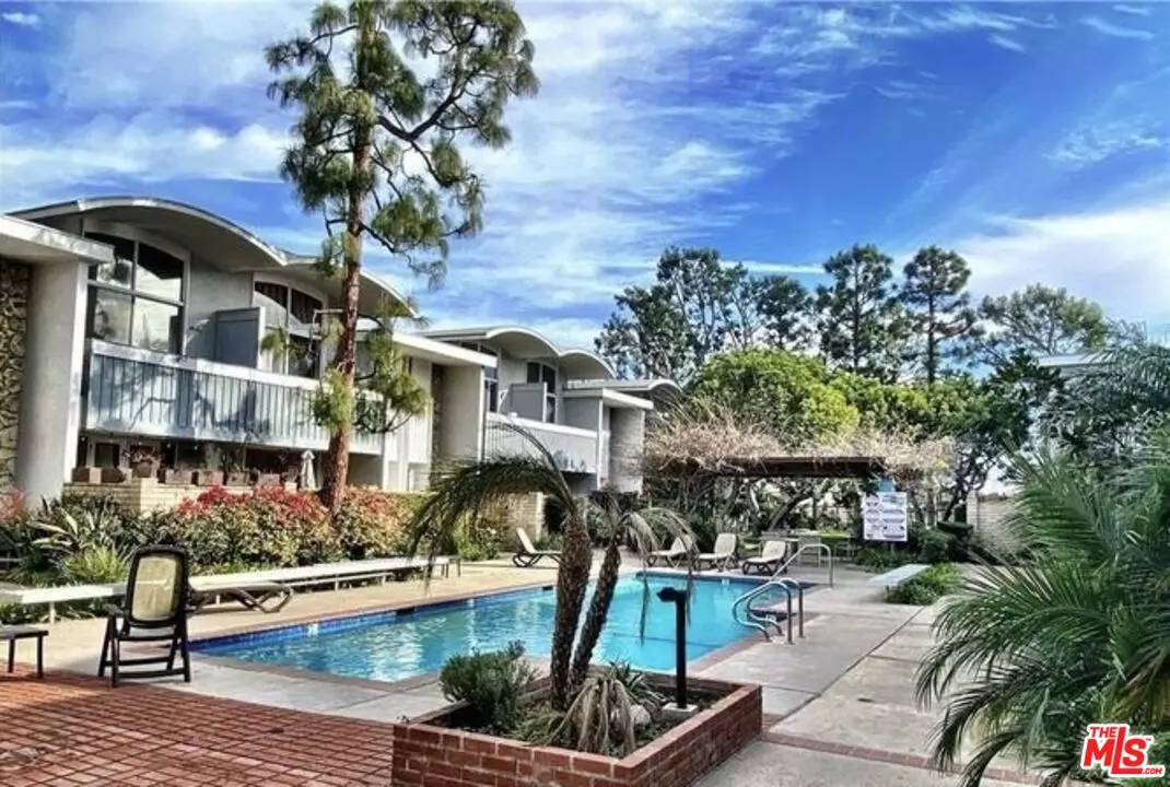 Marina Del Rey, CA 90292,4800 La Villa Marina #F