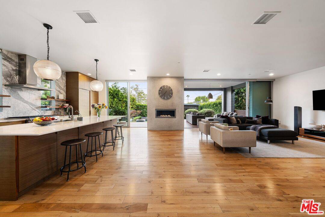 Los Angeles, CA 90066,3611 Wasatch Ave
