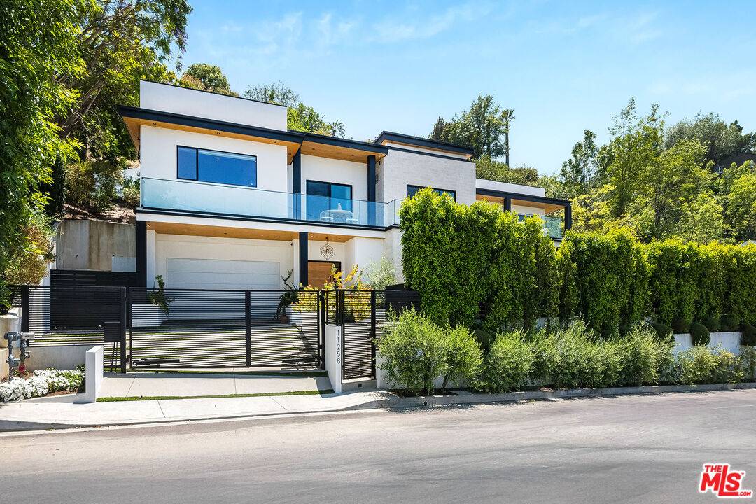 11258 Laurie Dr, Studio City, CA 91604