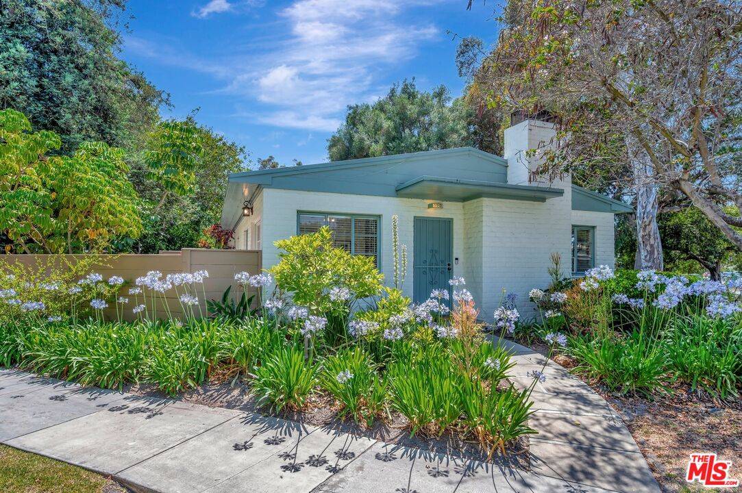 Los Angeles, CA 90016,5513 Village Grn