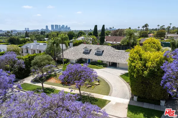 Beverly Hills, CA 90210,717 N Alta Dr