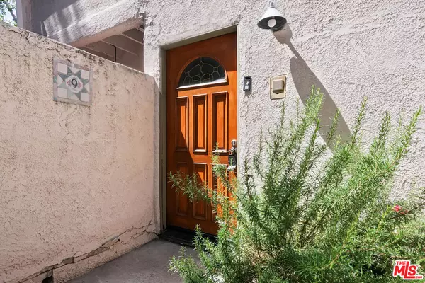 Agoura Hills, CA 91301,5322 Colodny Dr #9