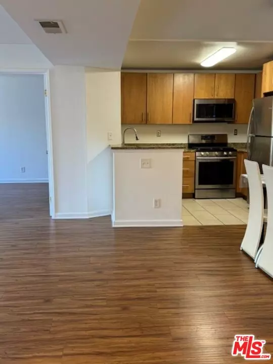 Playa Del Rey, CA 90293,8300 Manitoba St #223