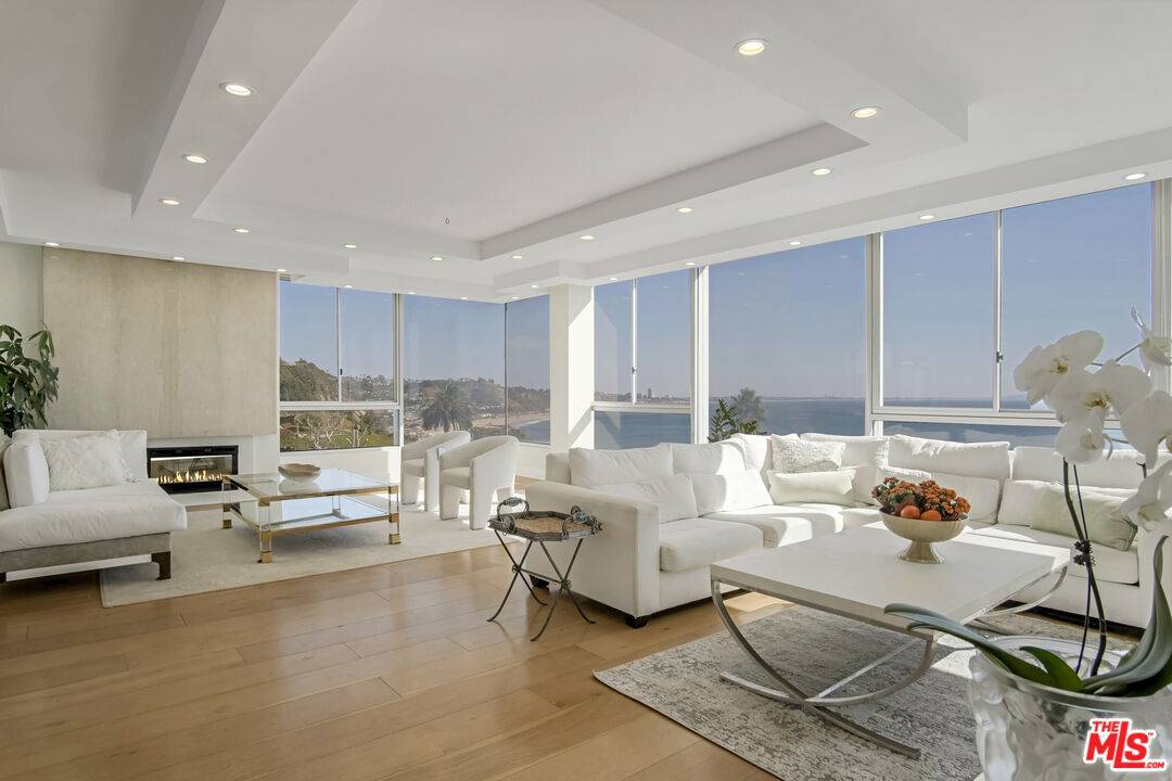 Pacific Palisades, CA 90272,17350 W Sunset Blvd #601