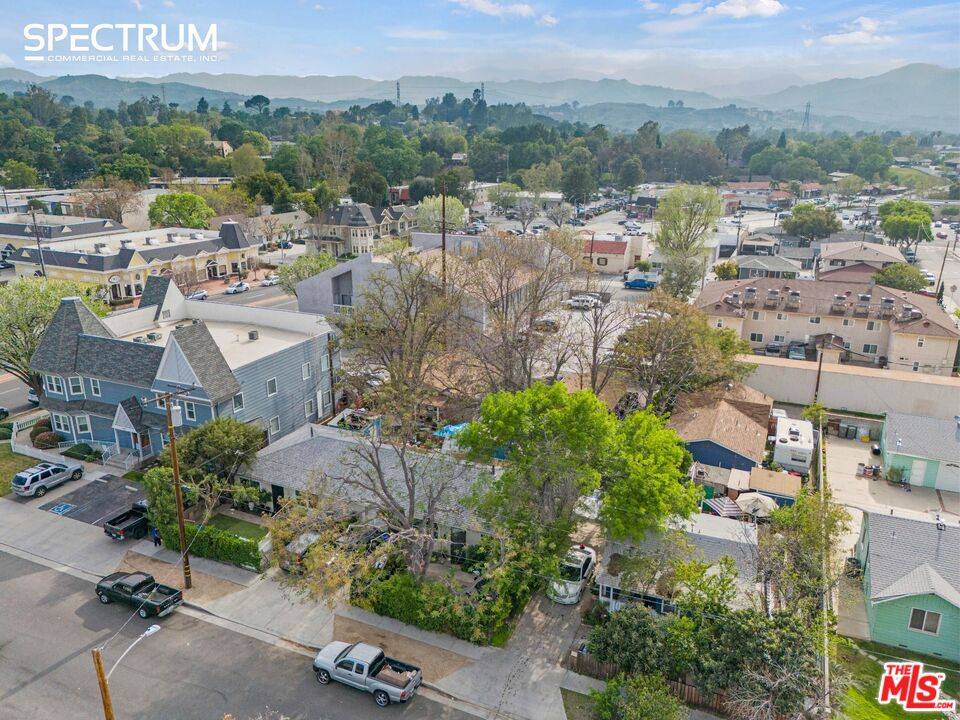 Santa Clarita, CA 91321,24513 Walnut St