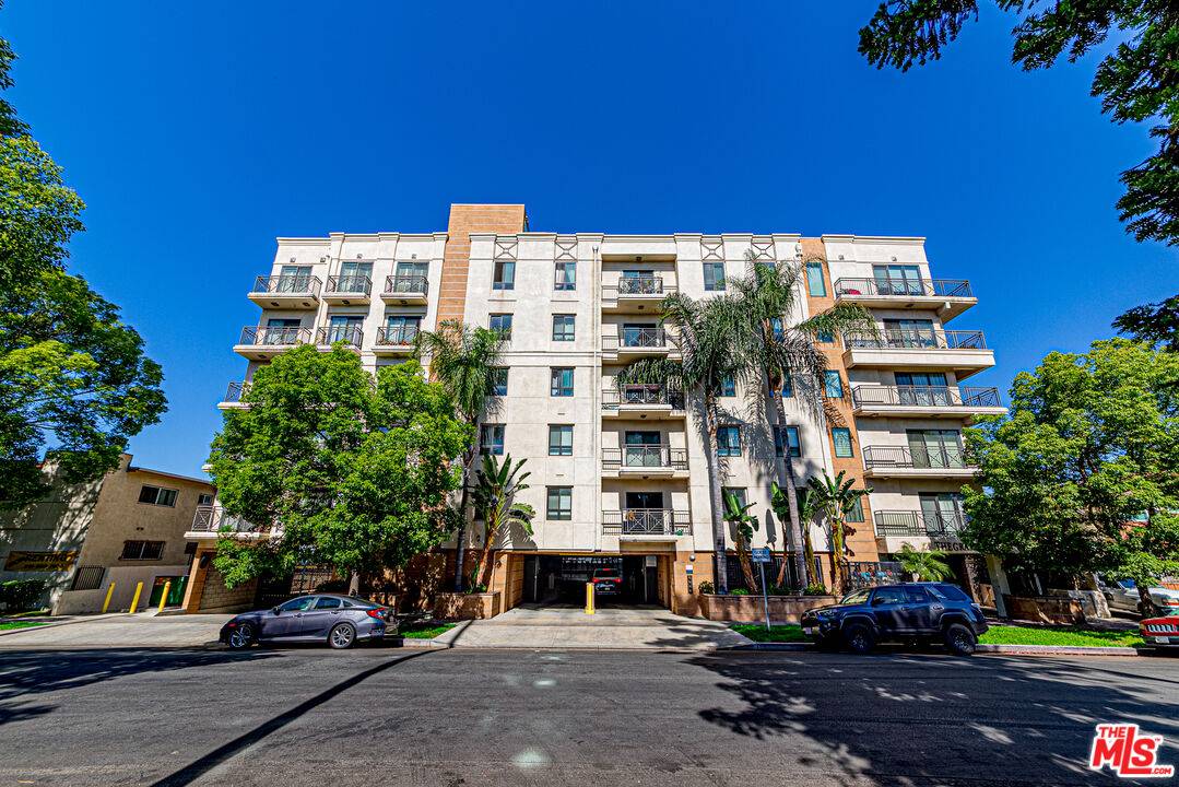 311 S Gramercy Pl #606, Los Angeles, CA 90020