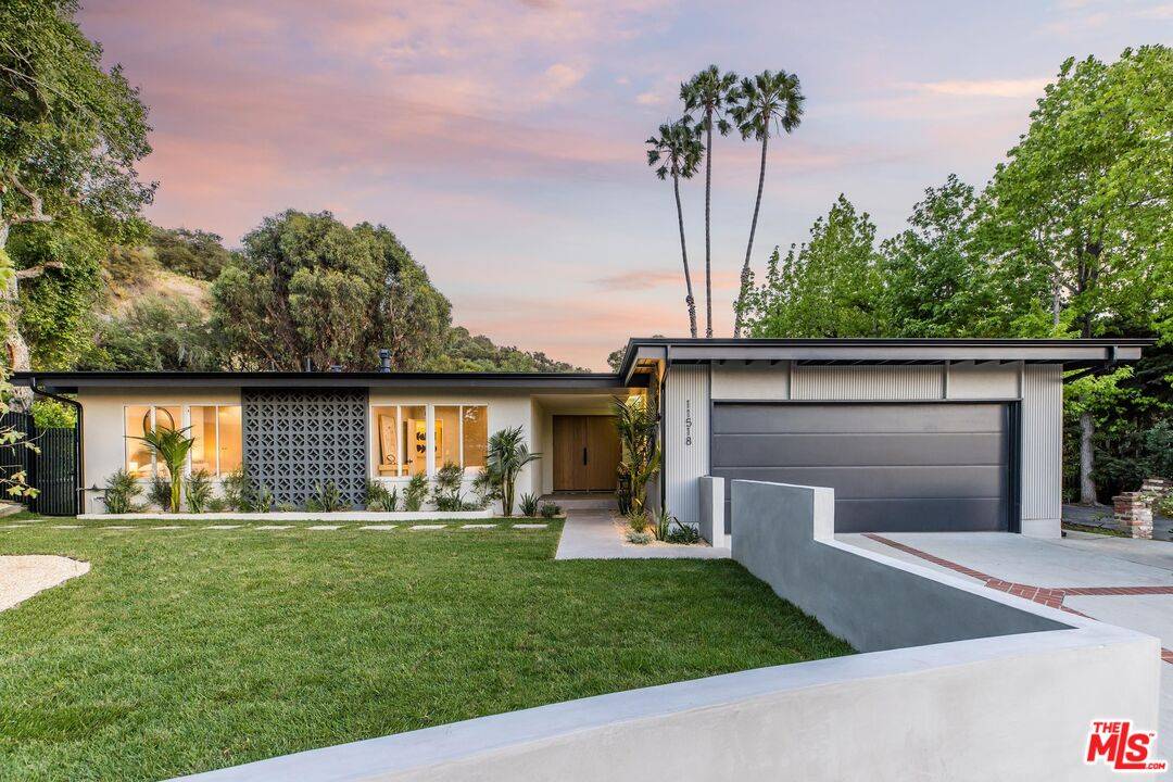 11518 Dona Dorotea Dr, Studio City, CA 91604
