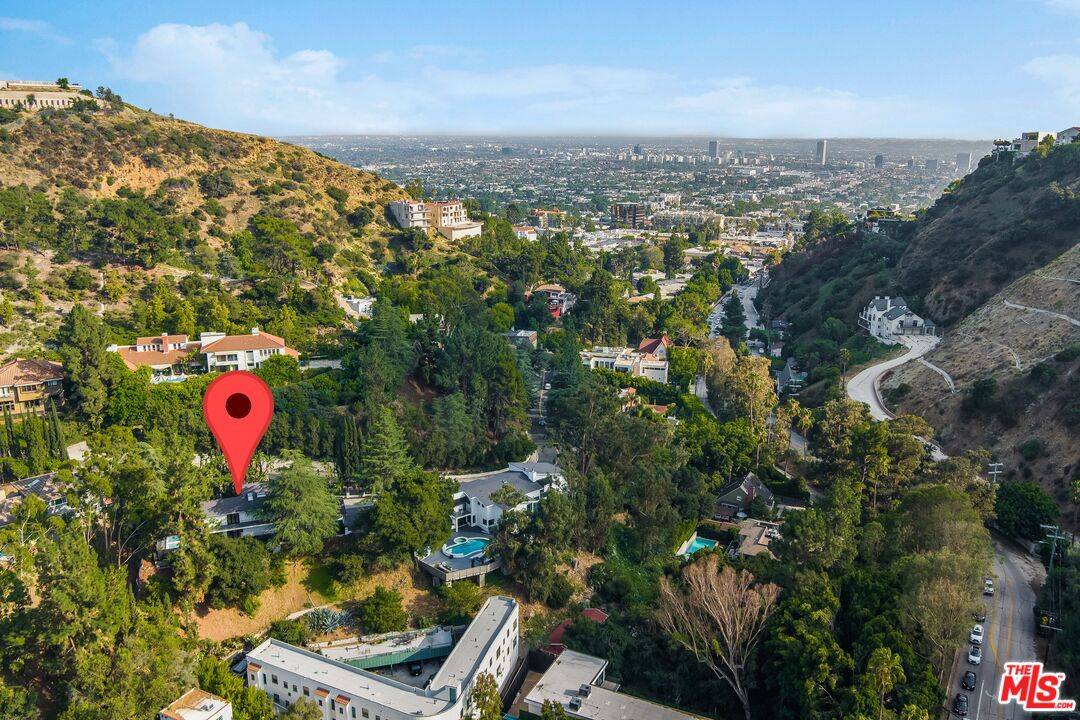 Los Angeles, CA 90046,1881 Mount Olympus Dr