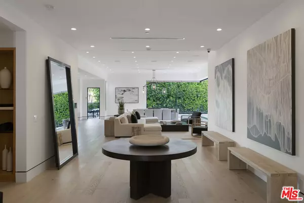 Los Angeles, CA 90049,16366 Sloan Dr