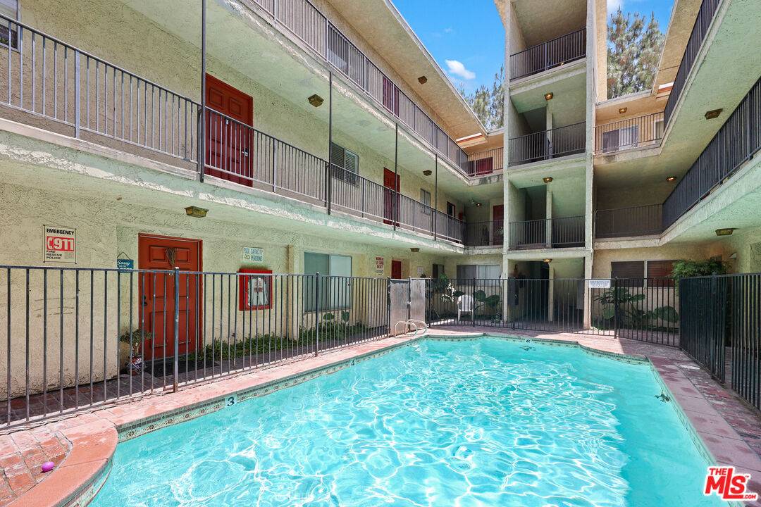 21219 Roscoe Blvd #211, Canoga Park, CA 91304