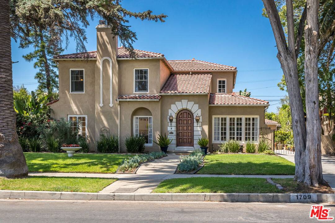 Los Angeles, CA 90019,1709 Buckingham Rd