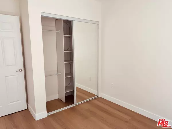 Panorama City, CA 91402,7841 Peachtree Ave