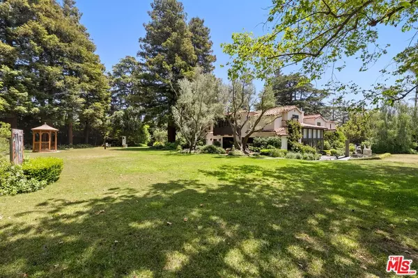 Los Angeles, CA 90049,355 S Bristol Ave