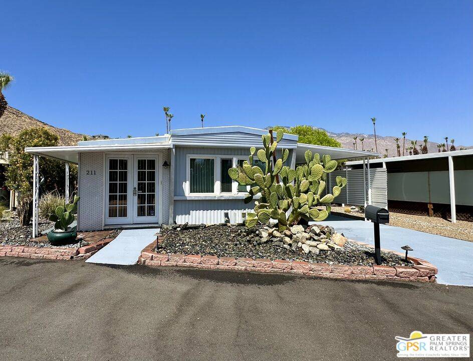 211 Newport, Palm Springs, CA 92264