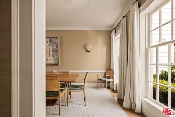 Los Angeles, CA 90049,589 Moreno Ave