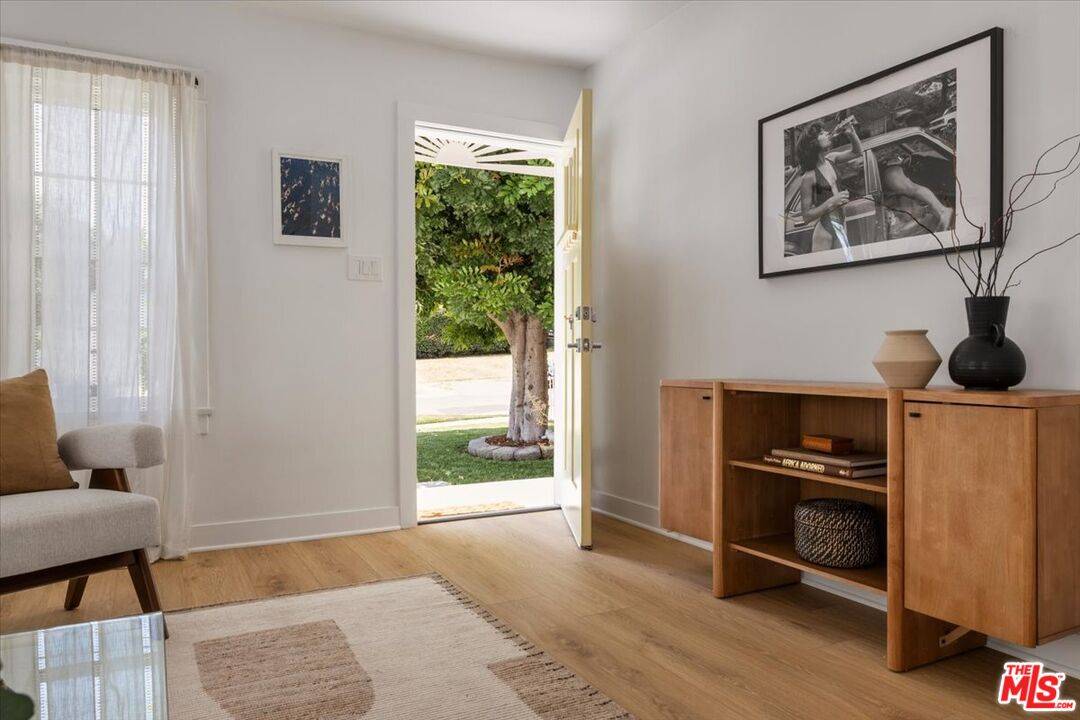Los Angeles, CA 90042,6033 Annan Way