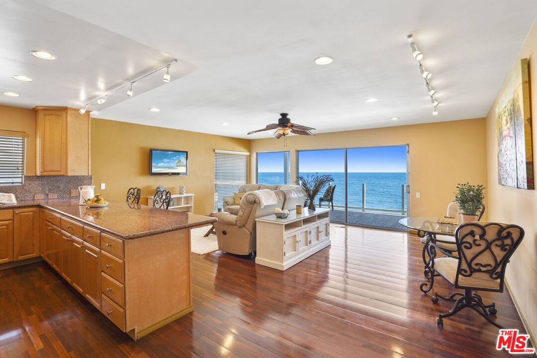 25200 Malibu Rd #1, Malibu, CA 90265