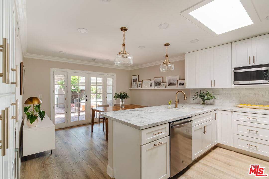 Westlake Village, CA 91361,2641 Hartland Cir