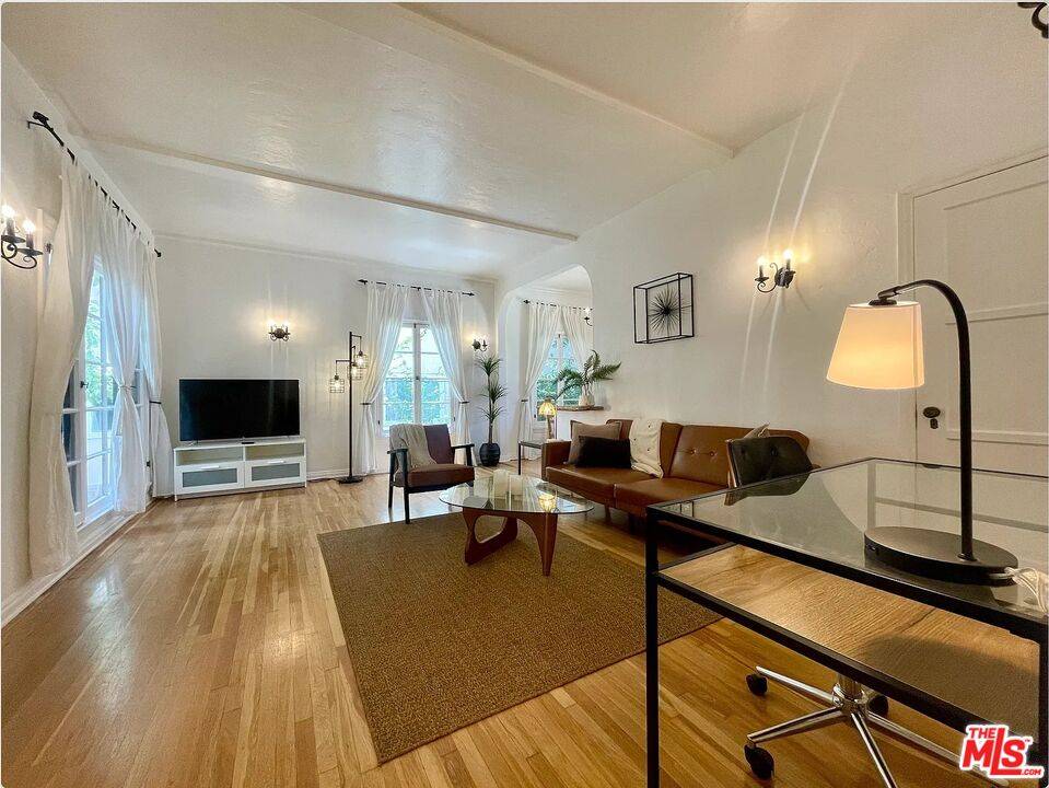 Santa Monica, CA 90403,854 4th St #B