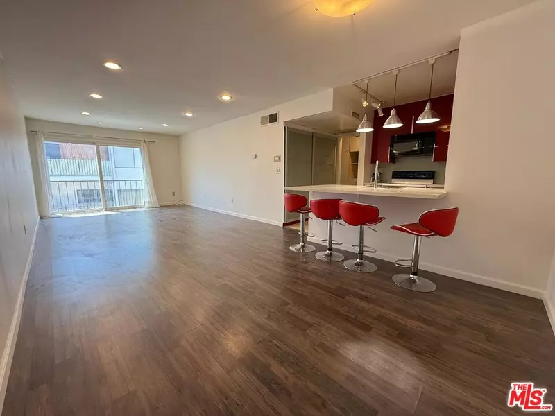 5257 Radford Ave #309, Valley Village, CA 91607