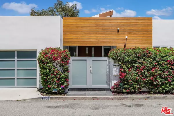 Los Angeles, CA 90068,2600 Carman Crest Dr