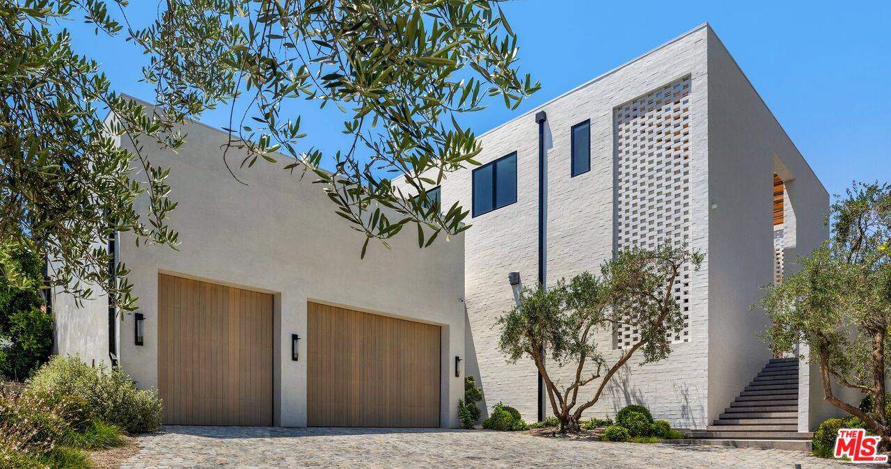1307 N Doheny Dr, Los Angeles, CA 90069