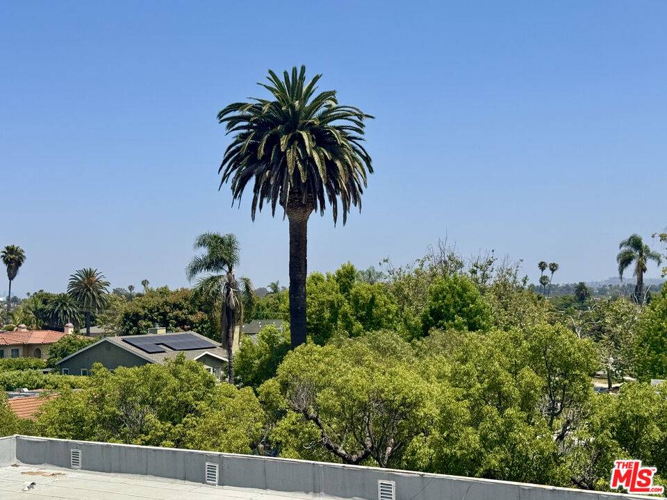 Los Angeles, CA 90025,1951 Pelham Ave #303