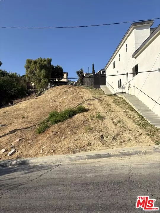 Los Angeles, CA 90063,3909 Dobinson St