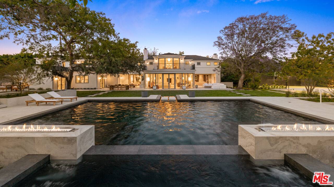 901 N Whittier Dr, Beverly Hills, CA 90210