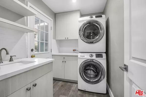 Granada Hills, CA 91344,15541 Harvest St