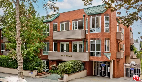 Beverly Hills, CA 90211,121 N Almont Dr #103