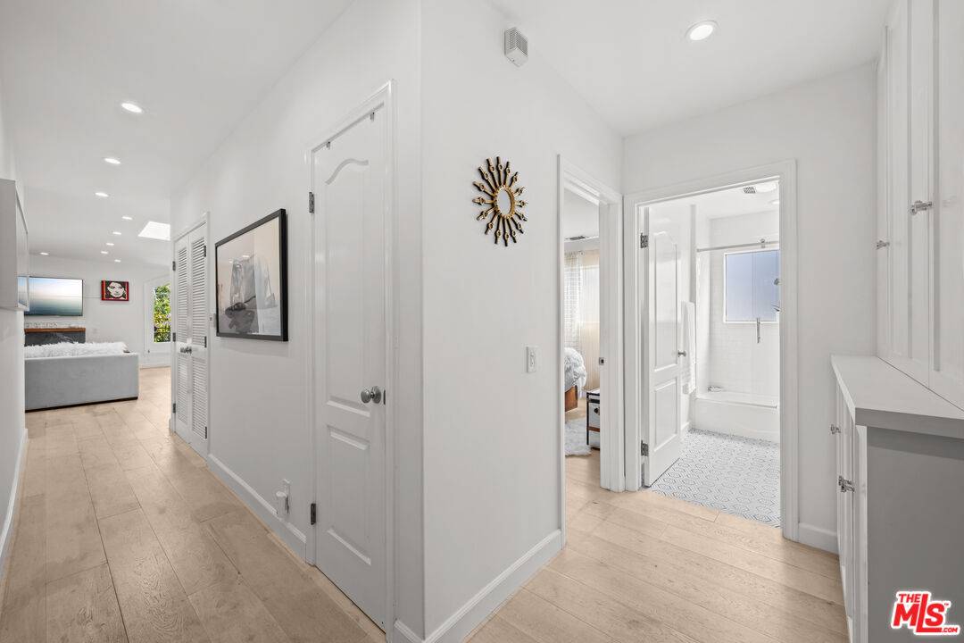 Santa Monica, CA 90402,446 San Vicente Blvd #302