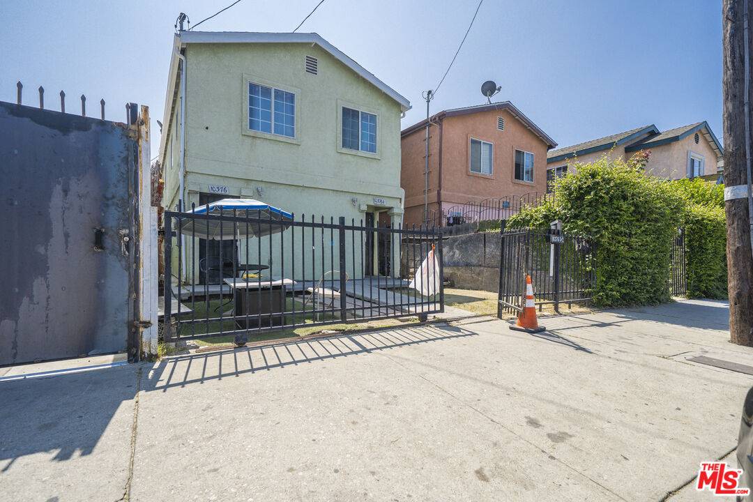 10376 Wilmington Ave, Los Angeles, CA 90002