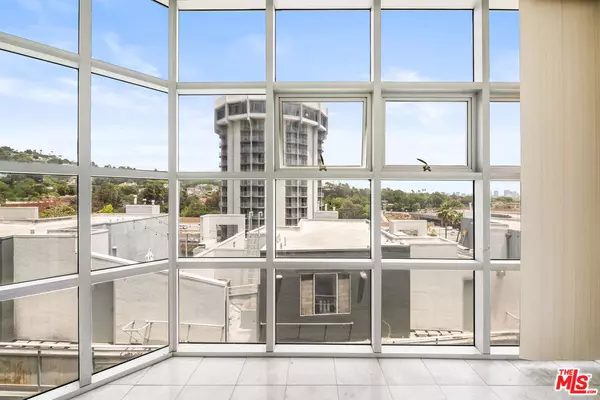 Los Angeles, CA 90049,171 N Church Ln #619