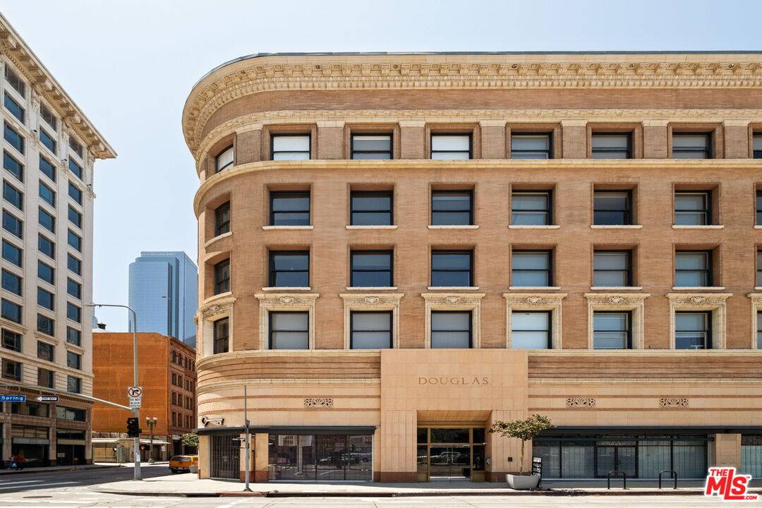 Los Angeles, CA 90012,257 S Spring St #3C