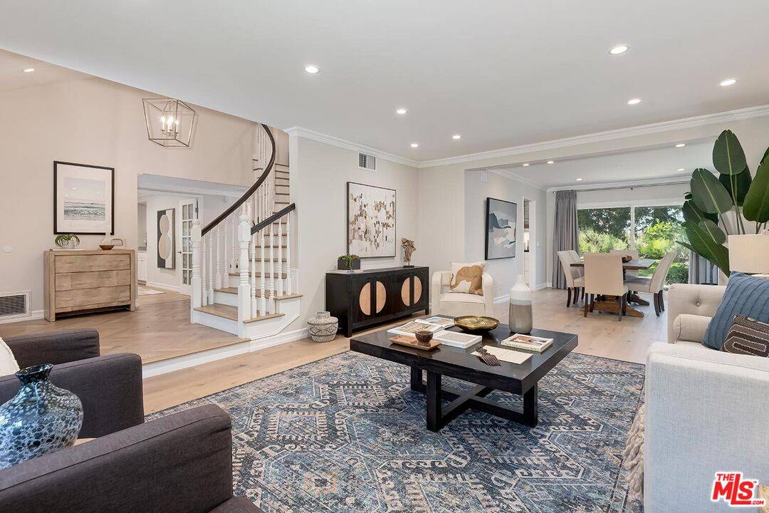 Los Angeles, CA 90077,2968 Nicada Dr