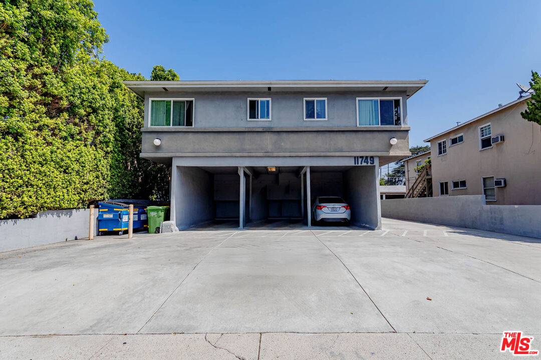Valley Village, CA 91607,11749 Riverside Dr #3