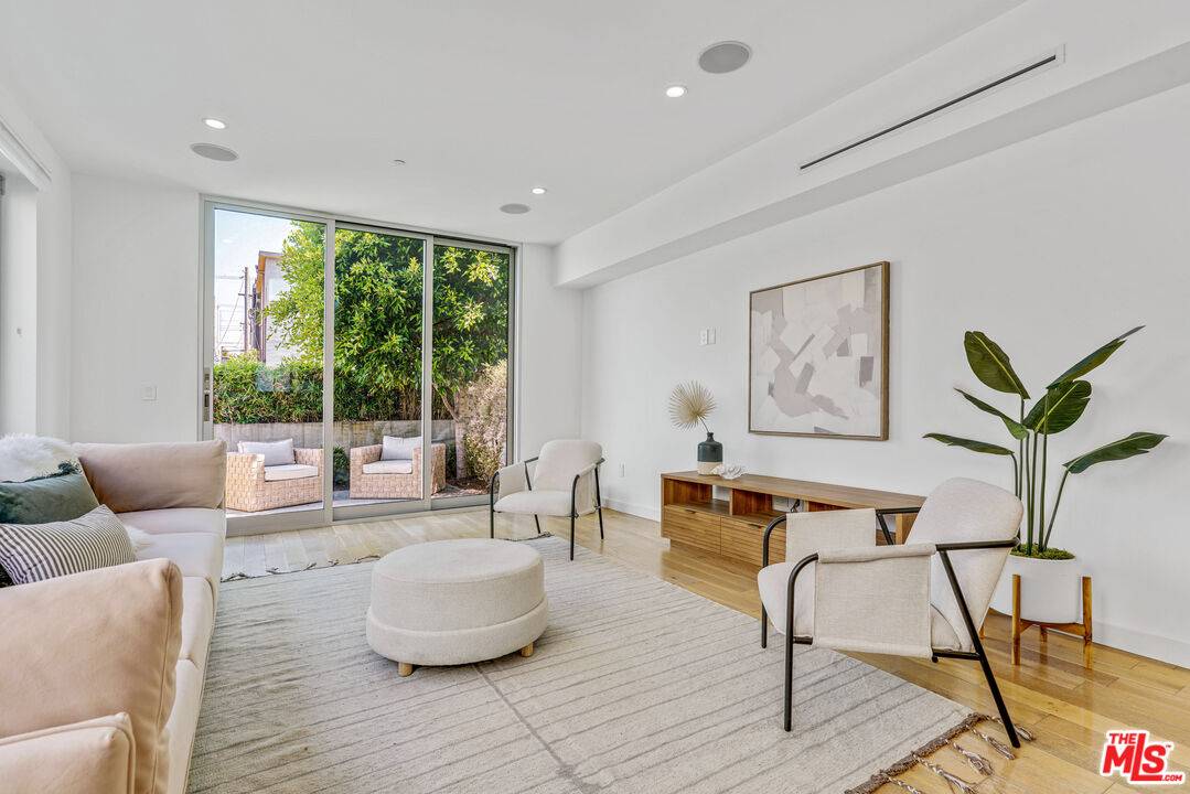 Venice, CA 90291,809 BROOKS AVE