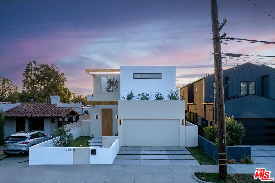 1061 Amoroso Pl, Venice, CA 90291