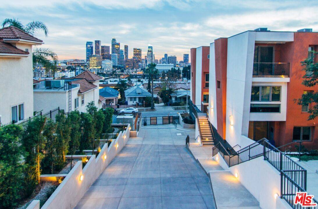 1035 Figueroa Ter #19, Los Angeles, CA 90012