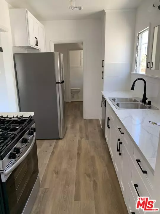 Los Angeles, CA 90047,1937 W 80th St