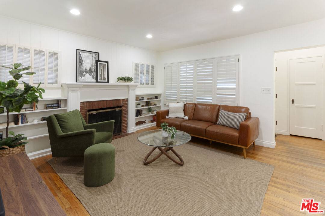 5310 Irvine Ave, North Hollywood, CA 91601