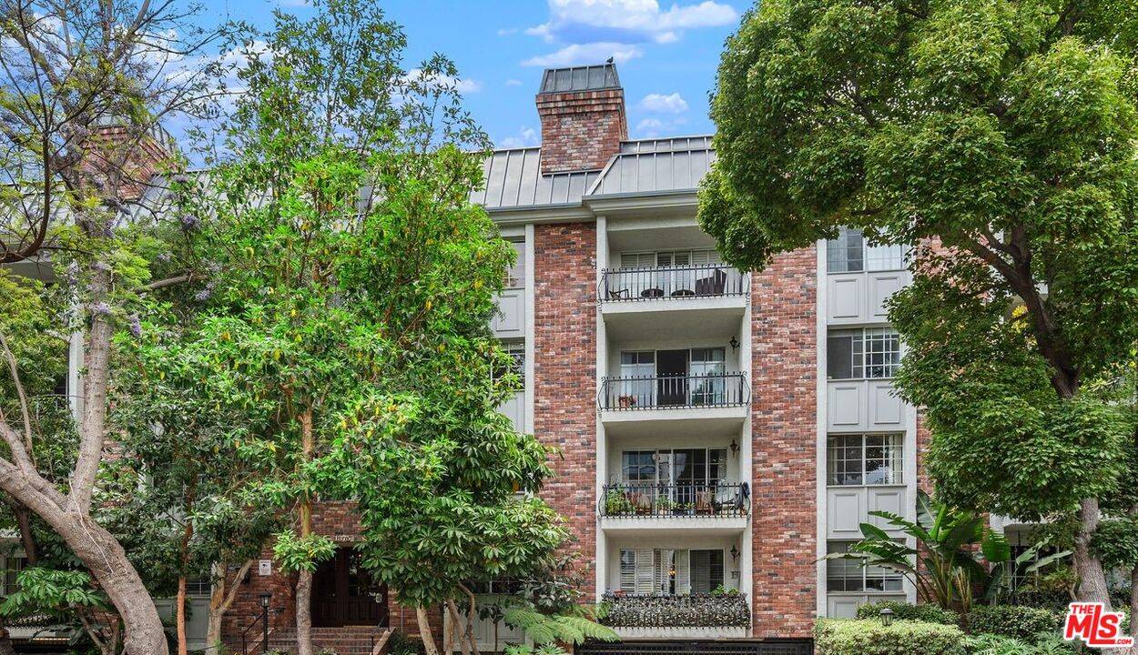 1375 Kelton Ave #402, Los Angeles, CA 90024